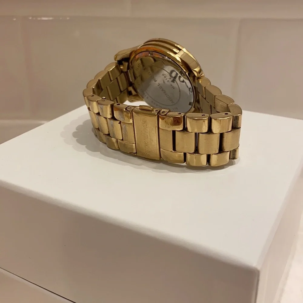 Michael Kors Gold Watch w/ Extra Links 100% Authentic Designer Chunky Statement